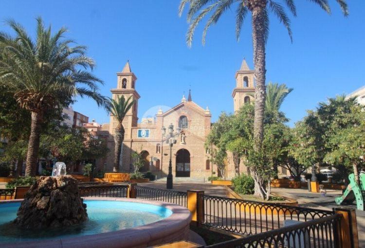 Beautiful Apartment Near Playa De Los Locos Torrevieja Exterior foto